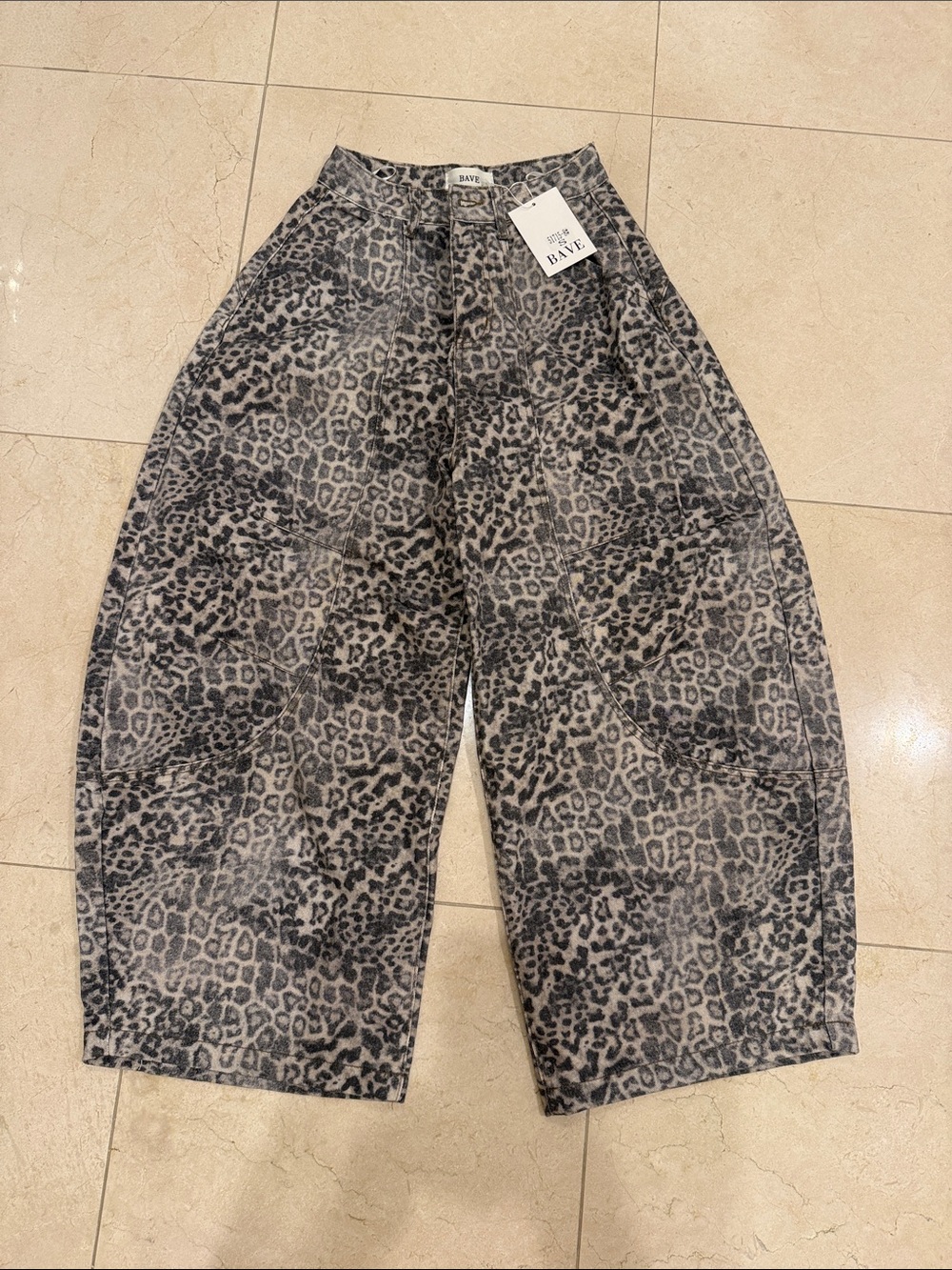 Leopard Print Wide-Leg Men’s Pants in Gray